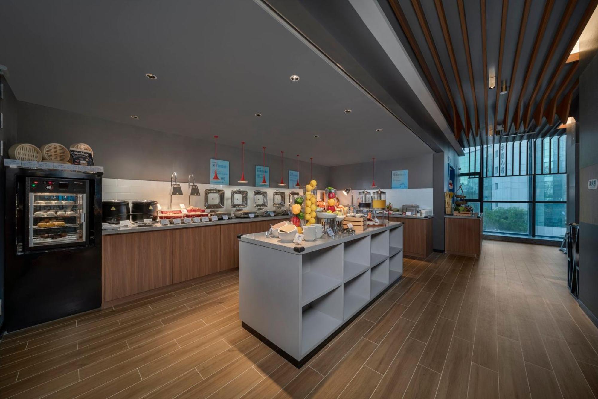 Holiday Inn Express Zhuhai Gongbei By Ihg Ngoại thất bức ảnh
